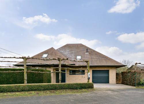 Unieke villa met 4 slaapkamers in de groene omgeving van Sijsele!