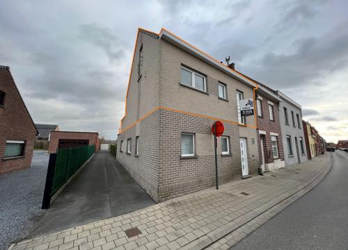 Ruim duplex appartement met garage nabij centrum Meulebeke!