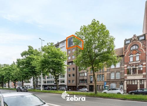 Instapklaar duplex-appartement met 2 slaapkamers & terras op gunstige ligging te centrum Gent!