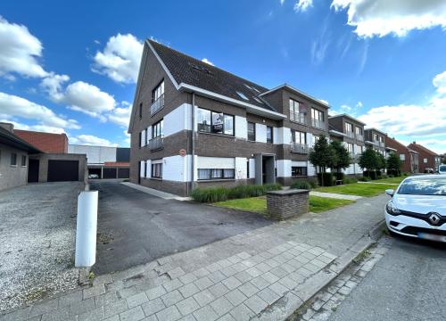 Instapklaar appartement met 3 slaapkamers & garage te Oostrozebeke!